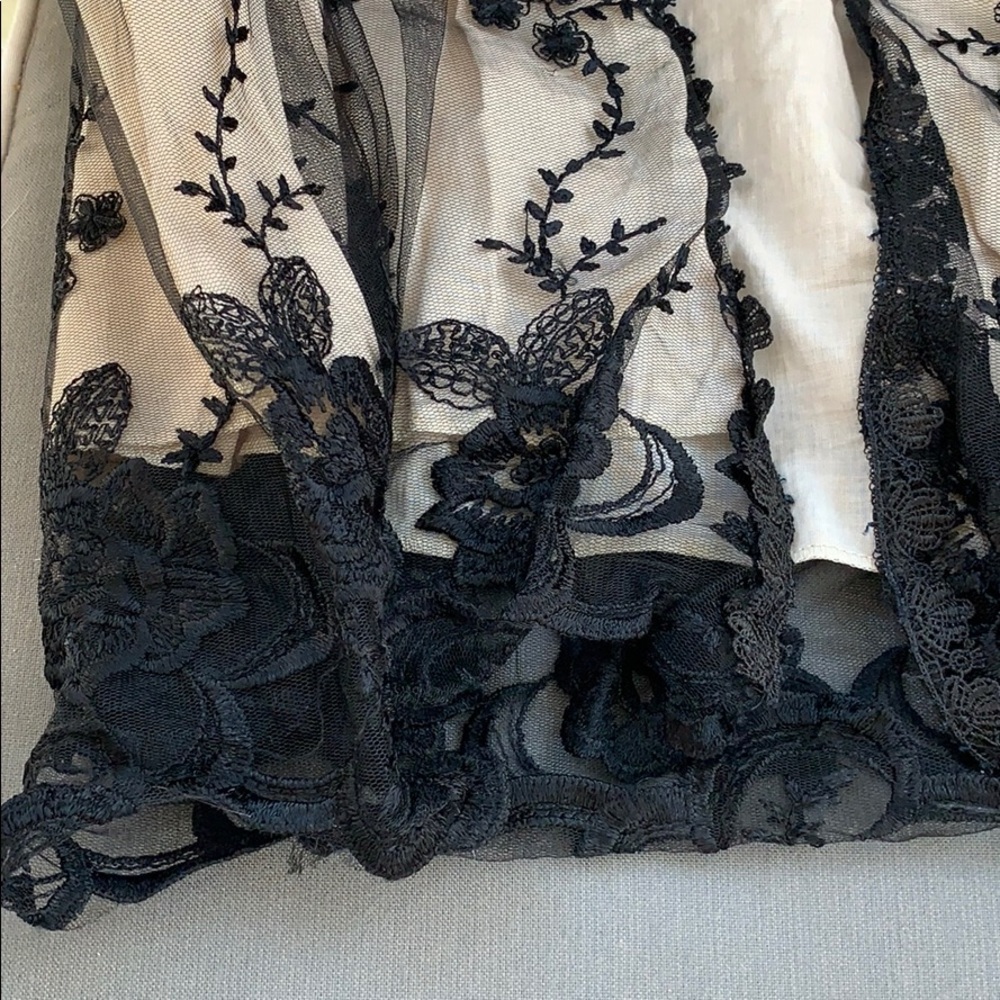 Lace top - Picture 3 of 4